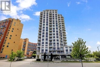 Building Photo - 840 Queens Plate Dr
