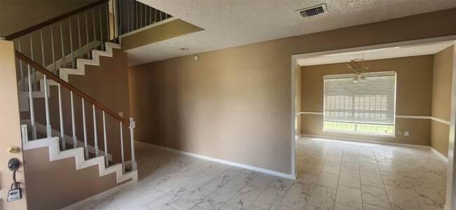 Foto del edificio - 13347 Somersworth Dr