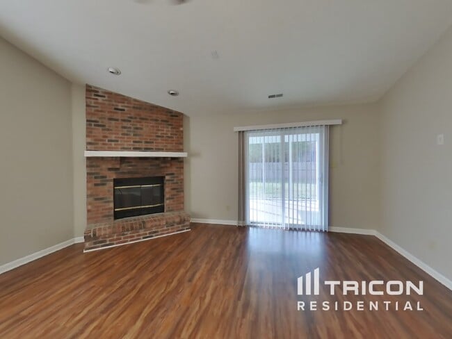 Foto del edificio - 12115 Mockernut Ct