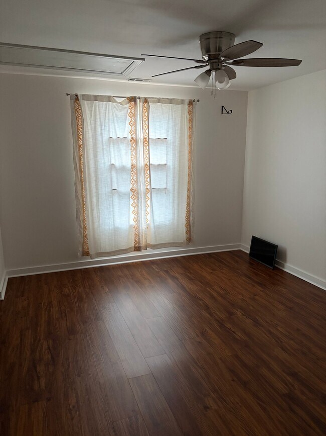 Foto del edificio - 2128 Retreat Ct