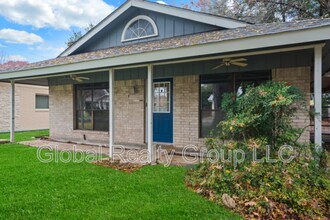 Building Photo - 940 Hayselton Ave