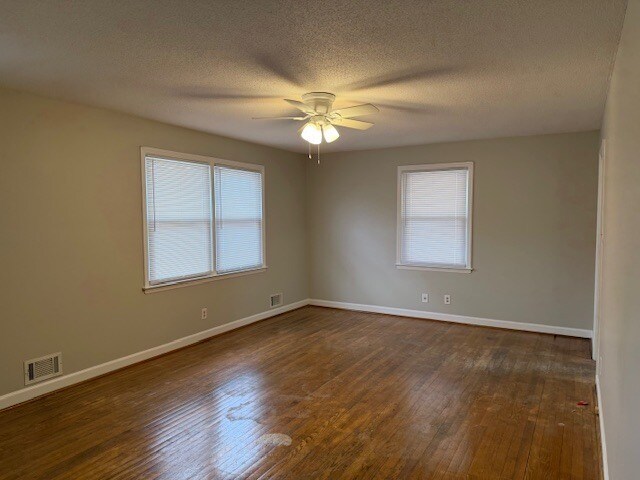 Foto del edificio - 1917 Warwick St