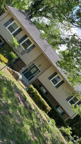 Building Photo - 6920 Sandy Cove Dr