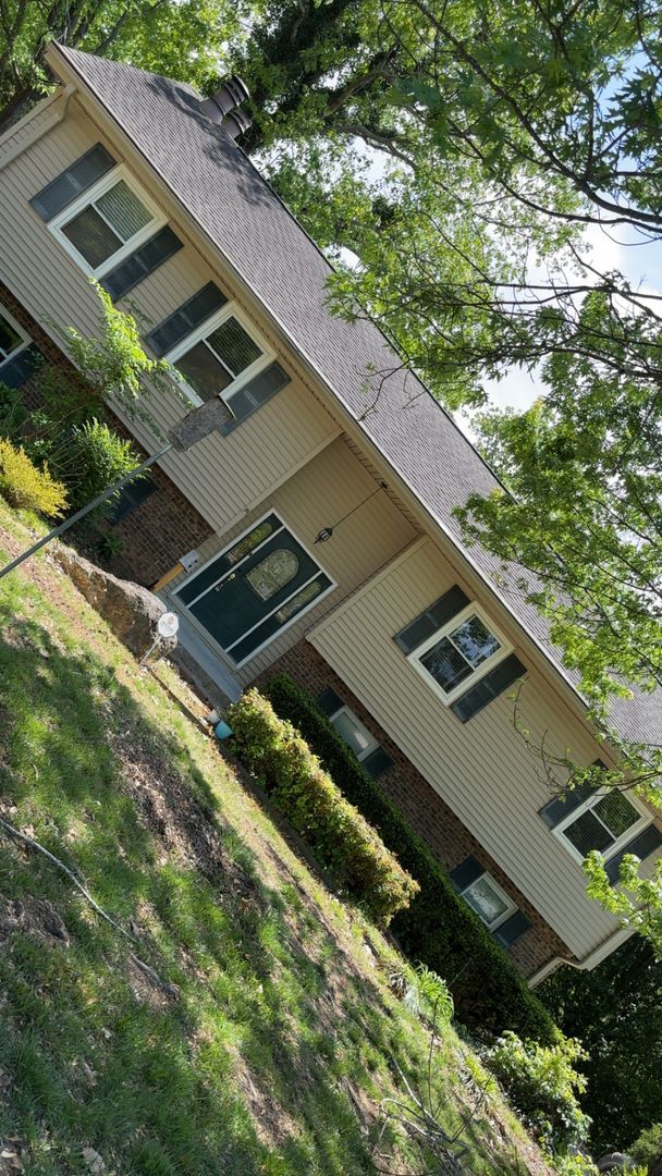 Secluded & Charming Home - Secluded & Charming Home