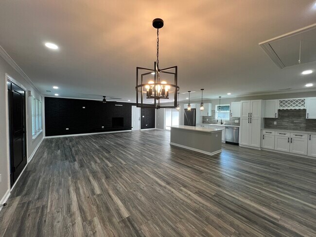 Foto del edificio - 11405 Cresthill Dr