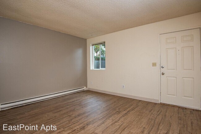 Foto del edificio - 12450-12530 S E Powell Ct