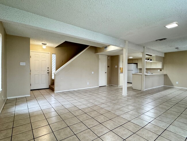 Building Photo - 4217 Aberdeen Dr