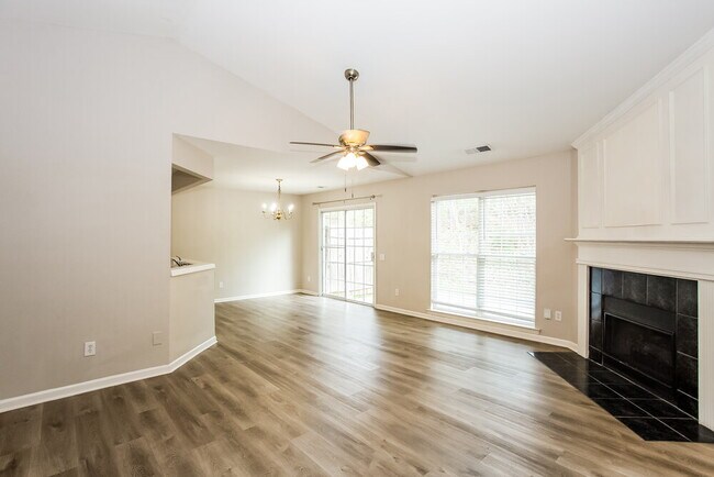 Foto del edificio - 7306 Balancing Rock Ct