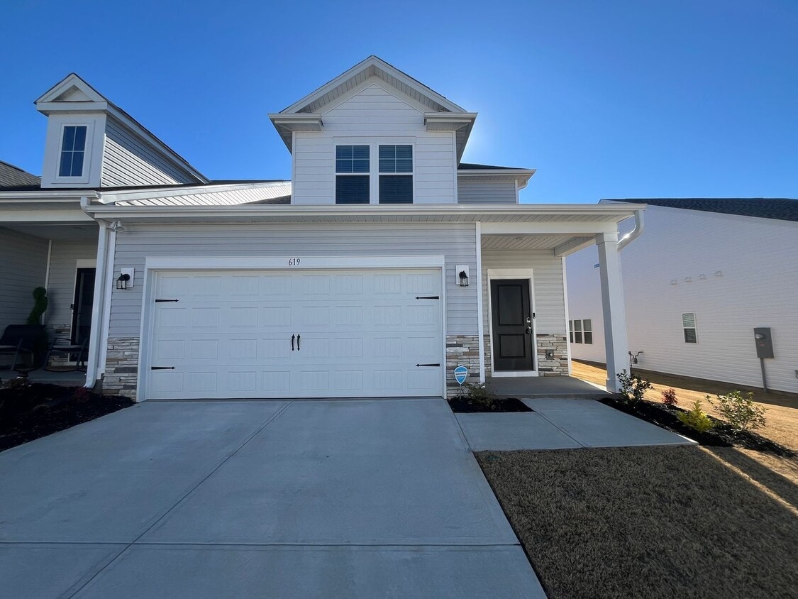 New 4/3 Townhome Available Now - New 4/3 Townhome Available Now