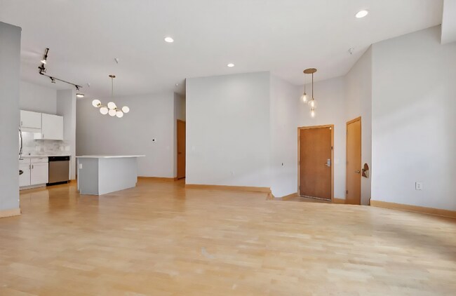 Foto del edificio - 308 E 18th St