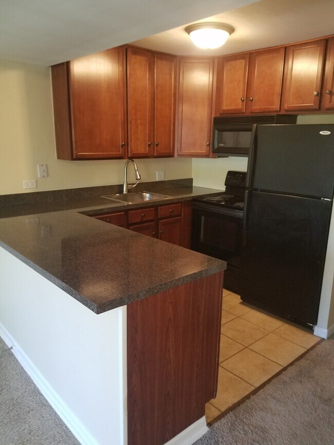 Foto del edificio - 5854 Forest View Rd