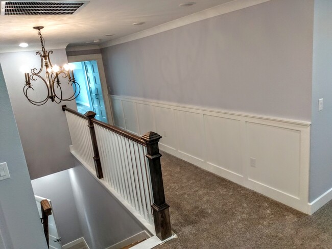 Hallway to master bedroom - 400 Lakeview Blvd