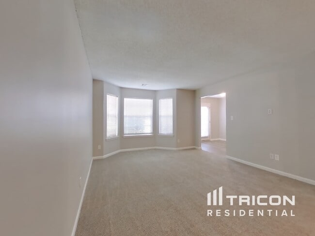 Building Photo - 4340 Caroline Ct