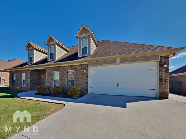 Building Photo - 15936 Landview Ln