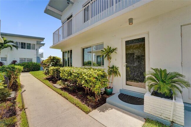 Foto del edificio - 425 Bayshore Dr