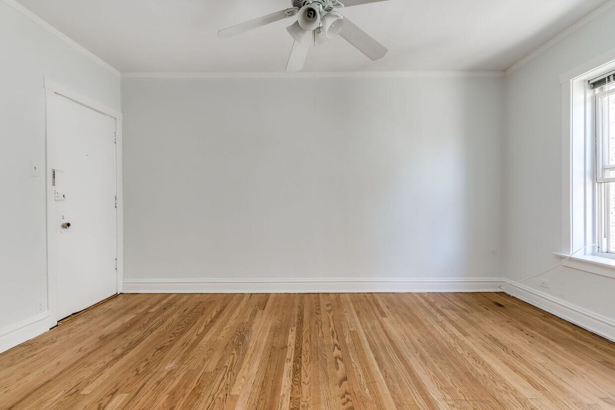 658 W Oakdale Ave Unit 3E, Chicago, IL 60657 Condo for Rent in Chicago, IL