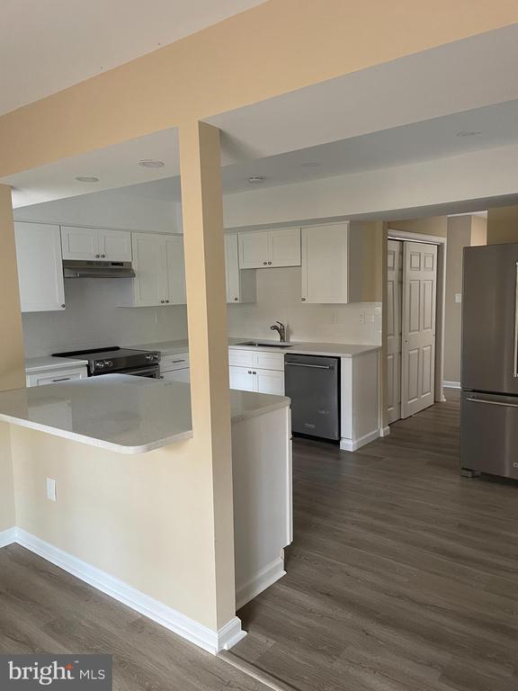Foto del edificio - 1666 Hemlock Cir