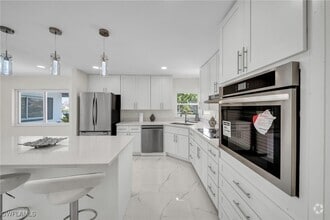 Building Photo - 2106 E Tobago Cir
