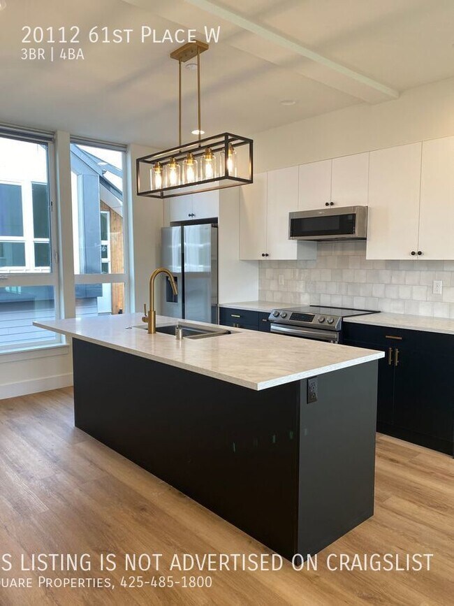 Building Photo - Brand New 3Bed/4 Bath Townhouse in Lynnwoo...