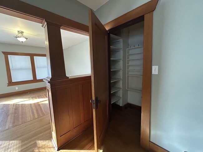 Foto del edificio - 2420 E 2nd St N