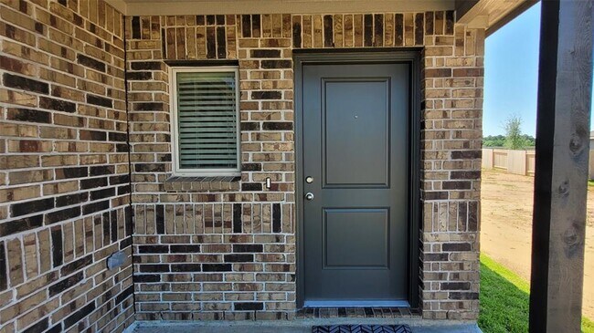 Building Photo - 526 Dalloway St