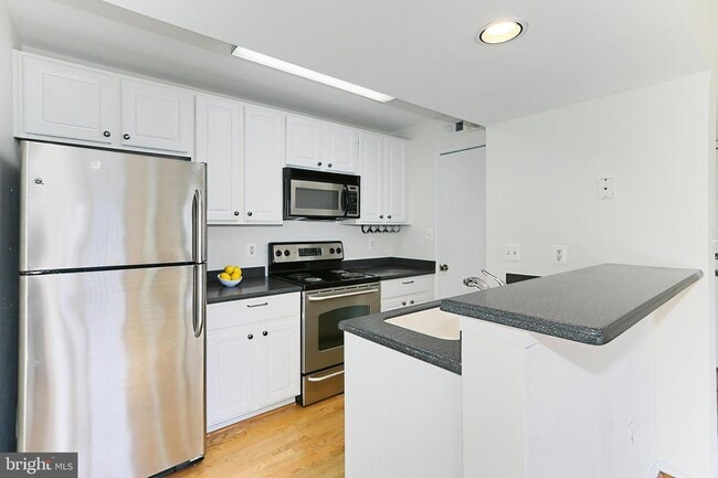 Building Photo - 12162 Penderview Ln