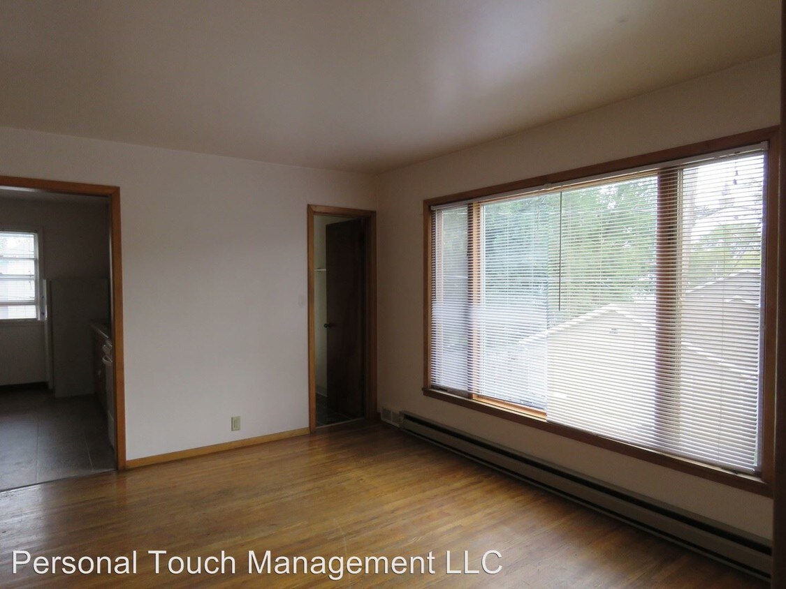 Foto principal - 813 8th St N