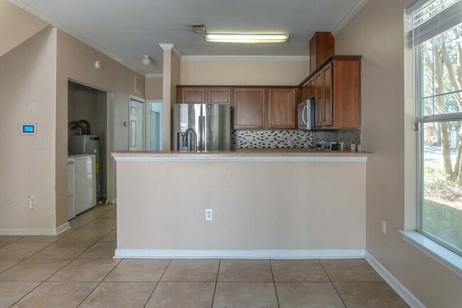 Foto del edificio - 2400 Fred Smith Rd