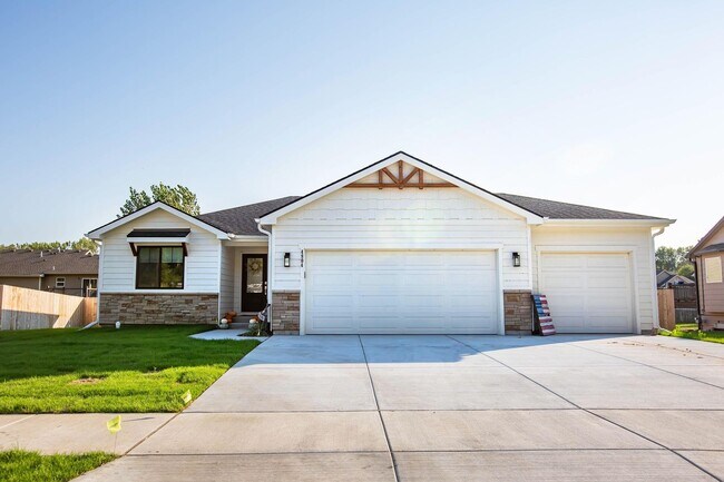 Building Photo - Stunning 4 Bed, 3 Bath Home | 3-Car Garage | Scenic Meadows