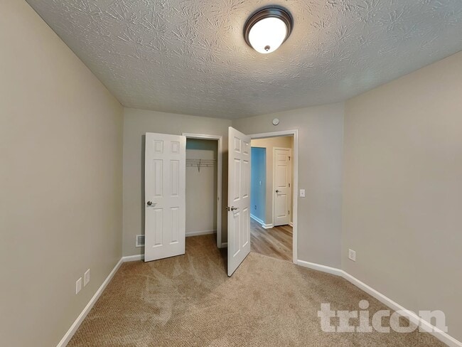 Foto del edificio - 530 Mackinaw Dr