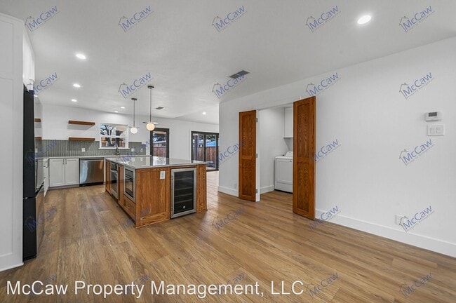 Building Photo - 3 br, 3 bath House - 7412 Fenton Dr.