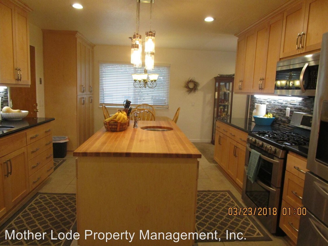 Primary Photo - 3 br, 2 bath House - 17883 Robin Road