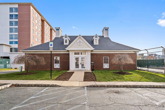 Building Photo - 68 Marrow St