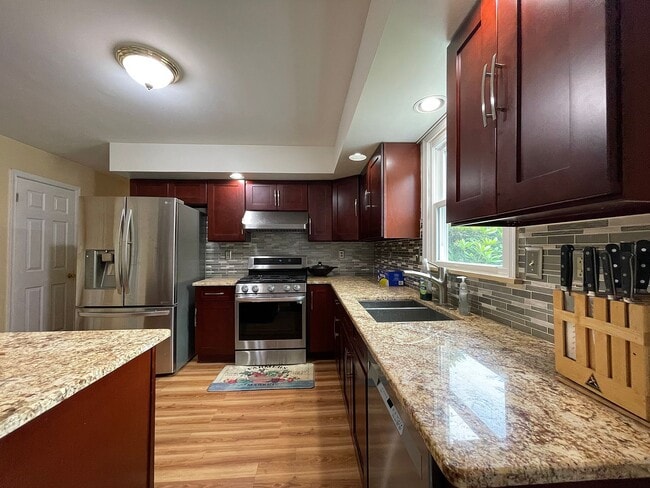 Building Photo - 3 Fox Chase Ln