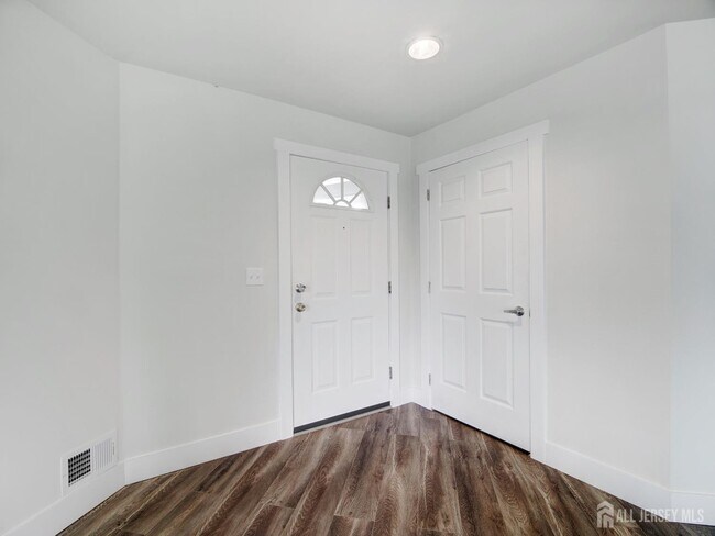 Building Photo - 2302 Timber Ridge Ct