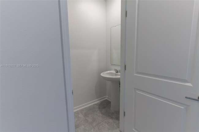 Building Photo - 934 Cattleman St