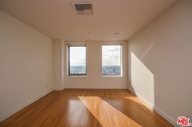 Building Photo - 3810 Wilshire Blvd