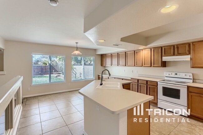 Building Photo - 13303 Redwood Ln