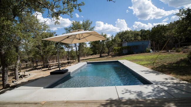 Foto del edificio - Extravagant 5 Star Vacation Home - Your Private Retreat in Hill Country, Wimberley Texas