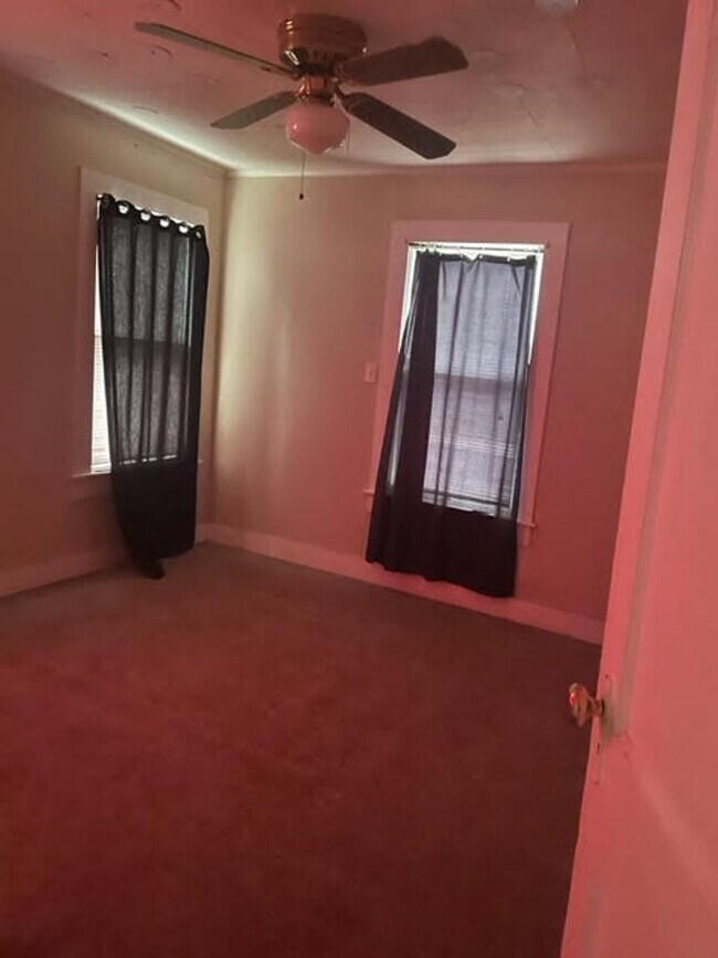 Foto del edificio - 536 Cedar St
