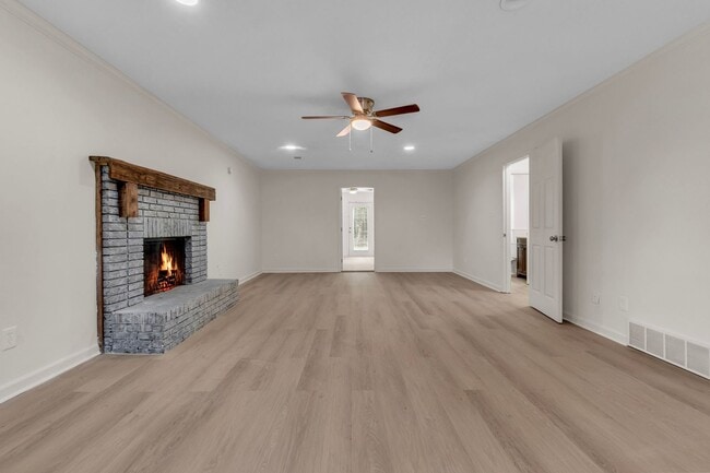 Foto del edificio - 6503 Evergreen Dr