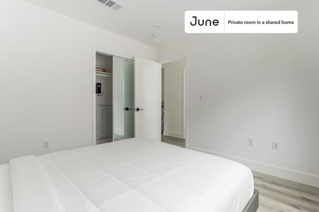 Foto del edificio - Room in Shared 4 bed/3 bath home