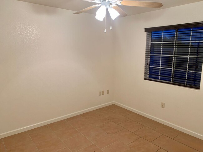 Foto del edificio - San Luis AZ Home with Large Fenced Lot - 4 Bedroom 2 Bath