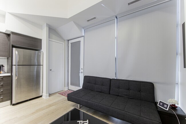 Photo du bâtiment - 399-399 Adelaide St W