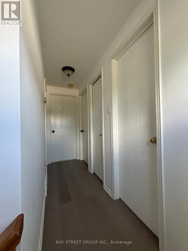 Building Photo - 327 Cornridge Pl