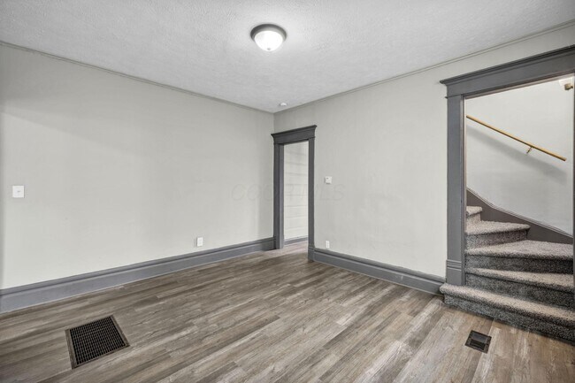 Foto del edificio - 365 S Eureka Ave