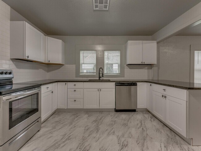Foto del edificio - 2208 NE 22nd St