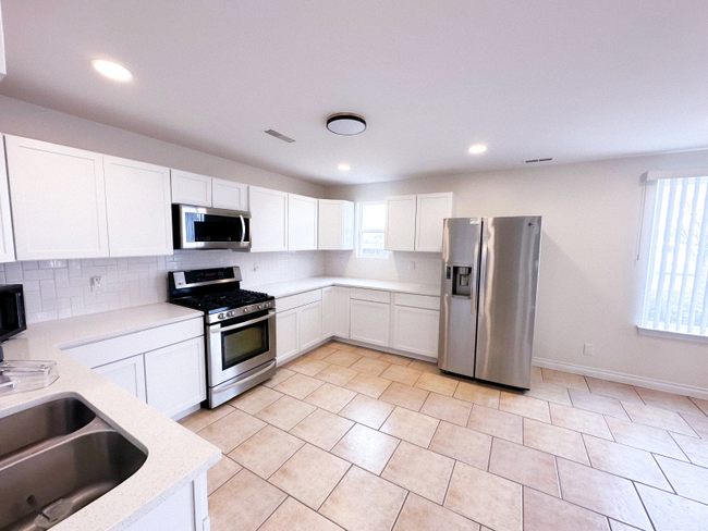 Building Photo - 134 Eckfield Dr
