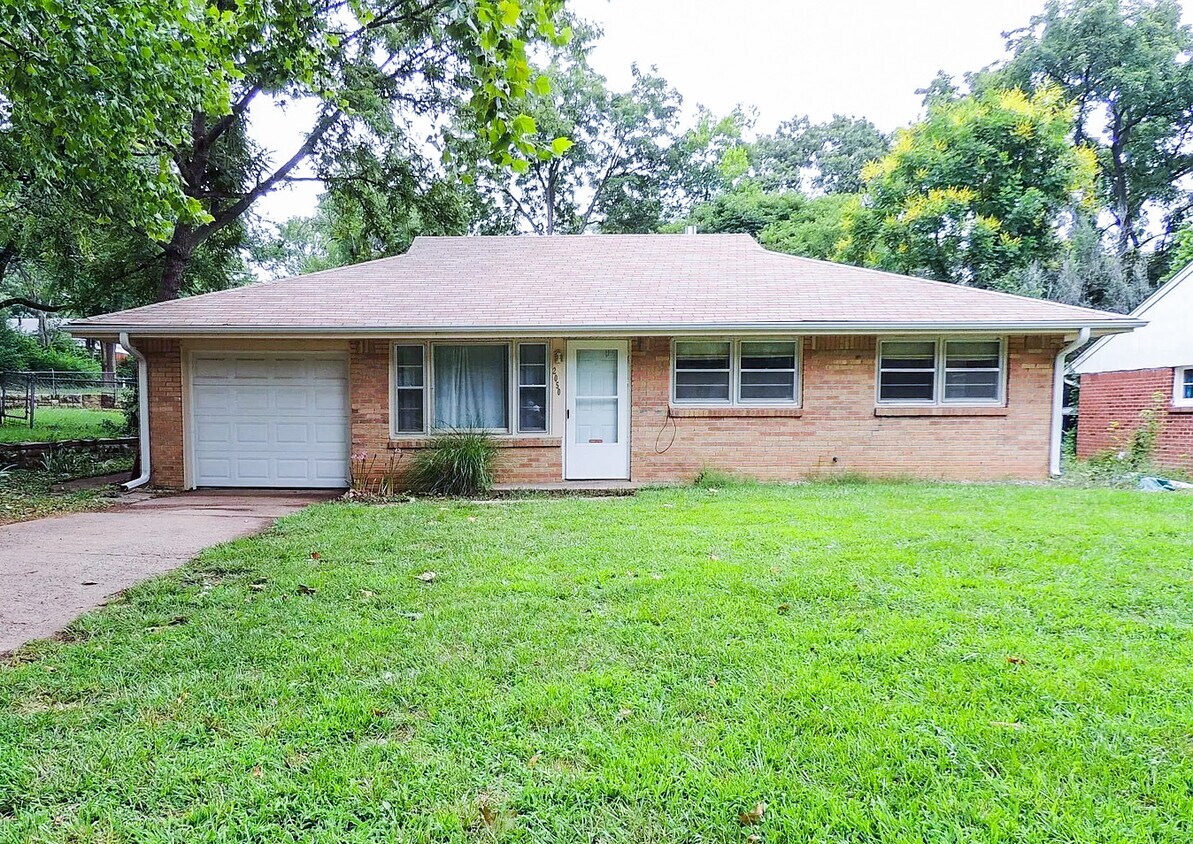 Primary Photo - 2050 College View Rd