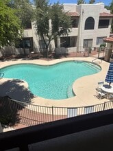 Building Photo - 750 E Northern Ave